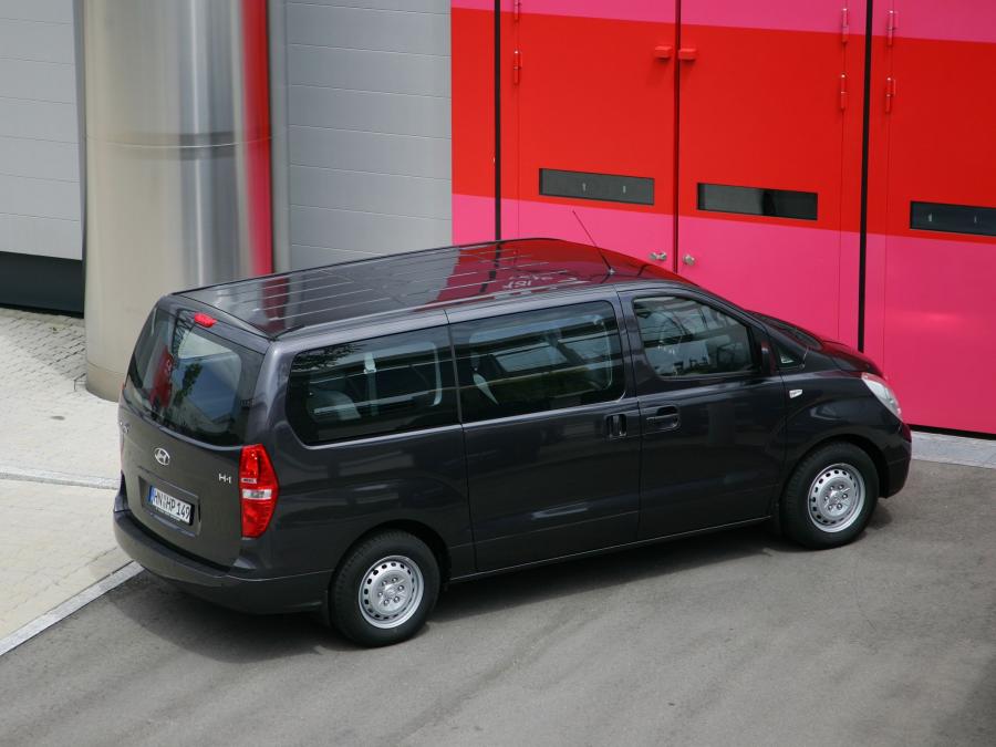  Hyundai H-1 Wagon 2007 года  (фото 9 из 15)